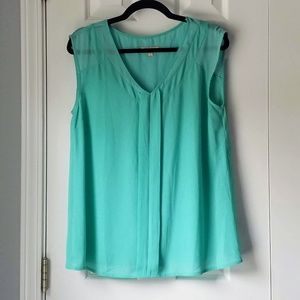 SKIES ARE BLUE Mint Green Flowy V-Neck Top